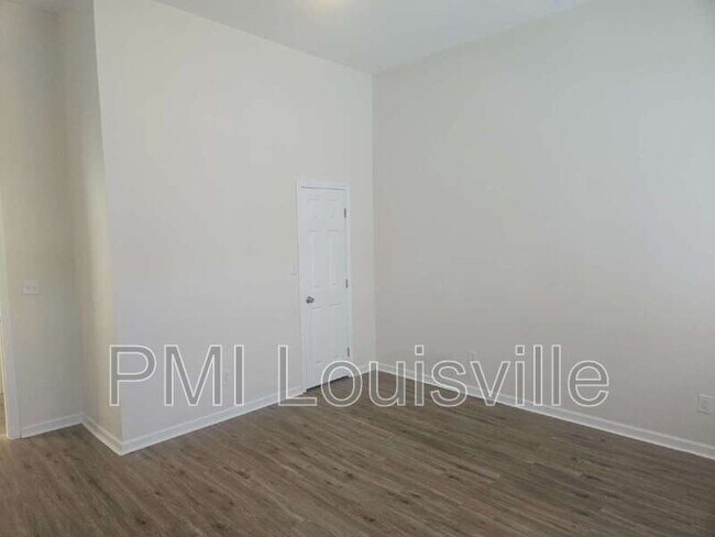 Building Photo - 714 E Kentucky St