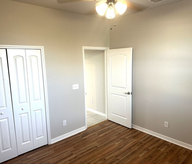 Building Photo - Available Now!! NW CAPE CORAL 3 BEDROOM 2 BATHROOM 2 CAR GARGAGE