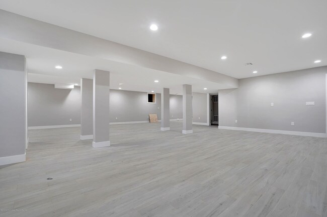 Building Photo - 98 Hollywood Ave