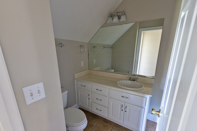 Building Photo - Home for rent in Deatsville