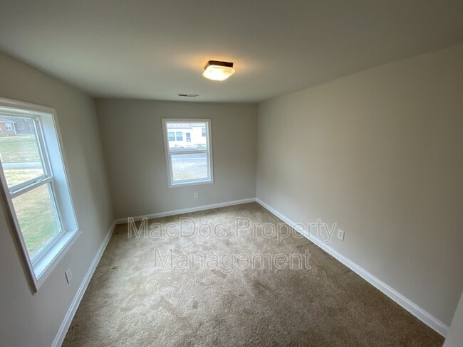 Building Photo - 5472 Riverview Dr