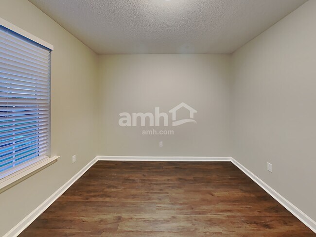 Building Photo - 7748 Parkmont Dr