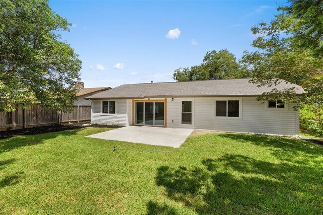Building Photo - 1111 Spearson Ln