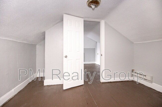 Building Photo - 3583 Ingleside Rd
