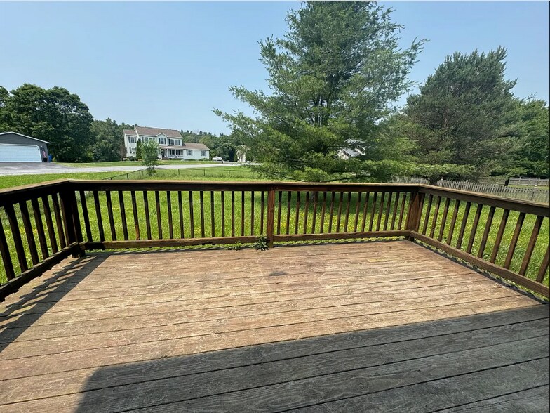 Building Photo - 25449 Stewart Dr