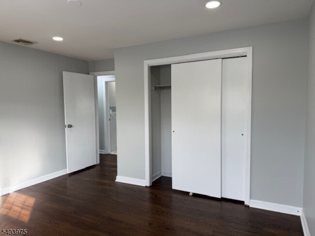 Building Photo - 10-06 1st St