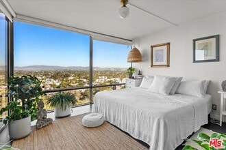 Building Photo - 4316 Marina City Dr