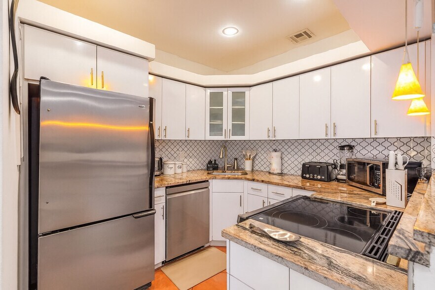 Building Photo - 1516 SW 8th Ave