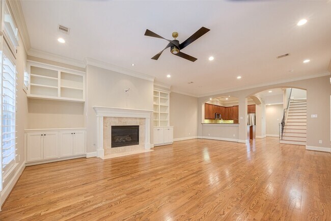 Building Photo - 232 Detering St