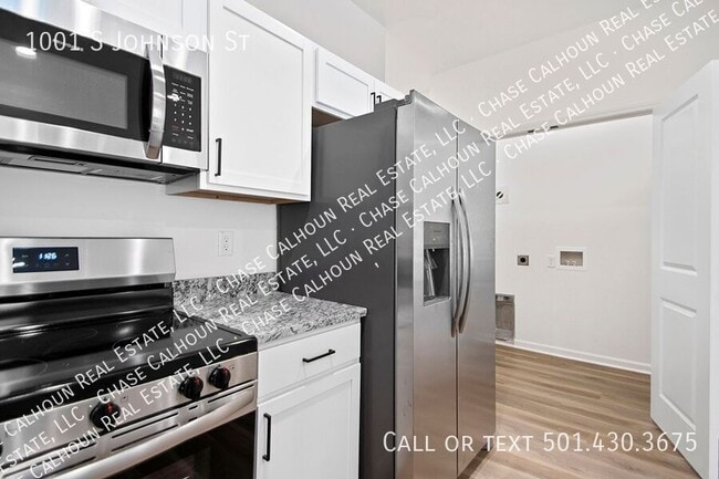 Building Photo - 1001 Johnson St