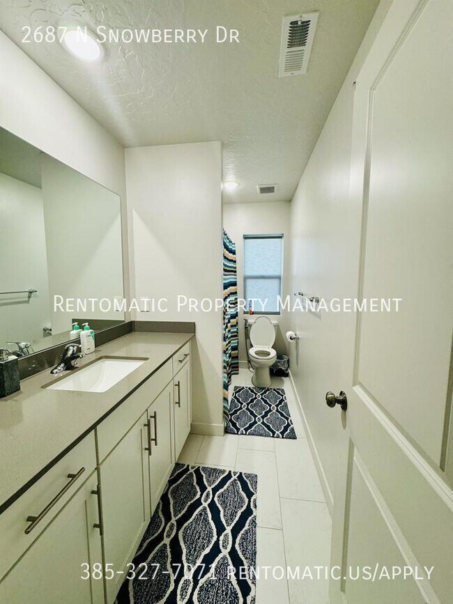 Building Photo - 2687 N Snowberry Dr