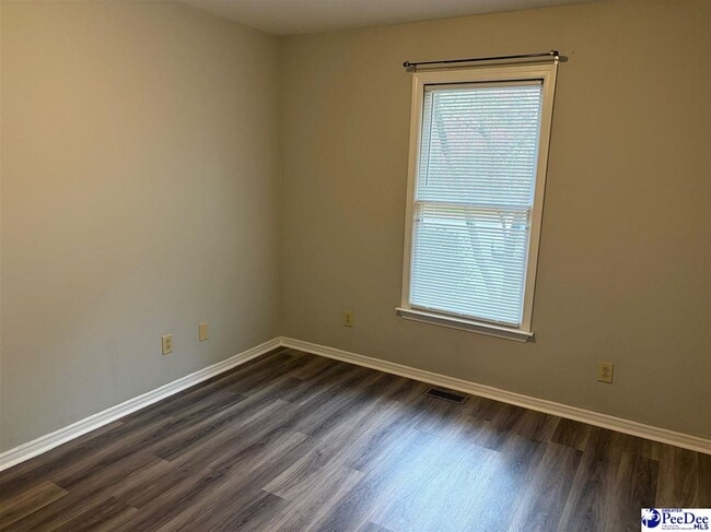 Building Photo - 3695 Claussen Rd