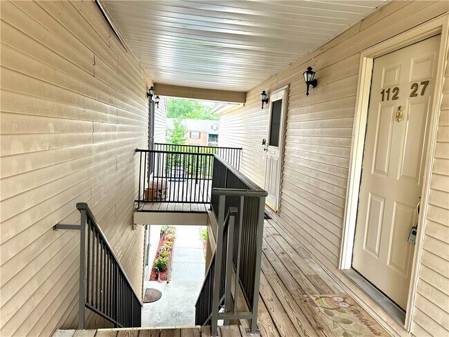Building Photo - 112 Cartwheel Ct