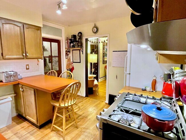 Building Photo - Charming Furnished Home in Downtown Boulder