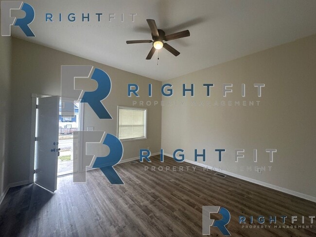 Building Photo - Newly Renovated Home in Louisville