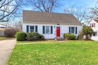 Building Photo - 37 Oakmount Dr