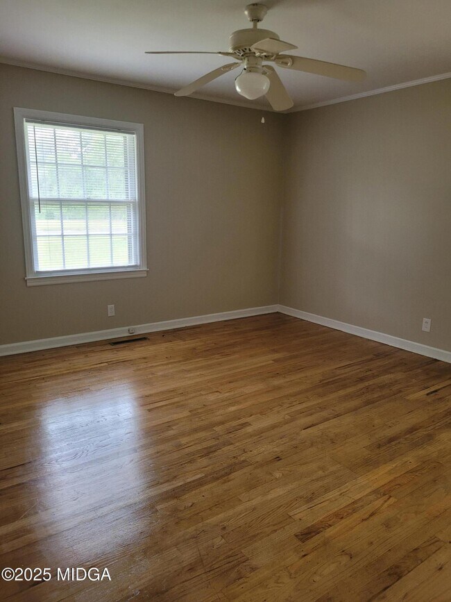 Building Photo - 2989 King Alfred Dr