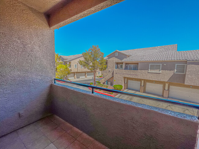 Building Photo - 2053 Quarry Ridge St