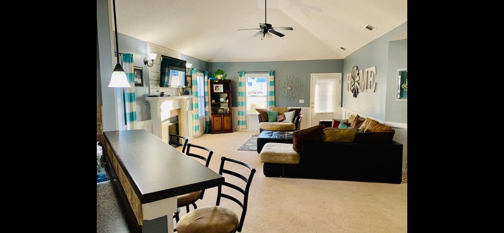 Building Photo - 209 Courthouse Ln