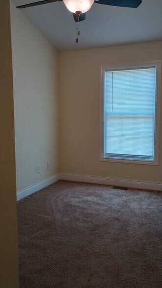 Building Photo - 1756 W Countryside Ln