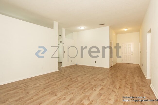 Building Photo - 15307 Bareback Dr