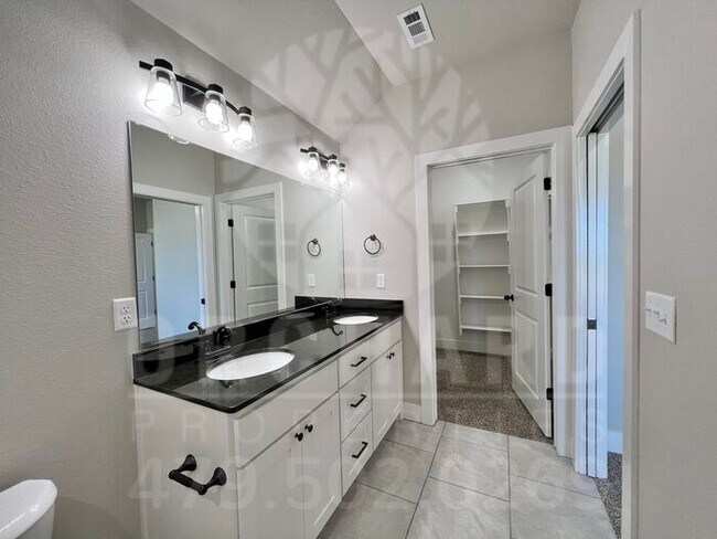 Building Photo - Tontitown | Dalton Plan- 3 Bed/ 2 Bath w/ 2 Car Garage