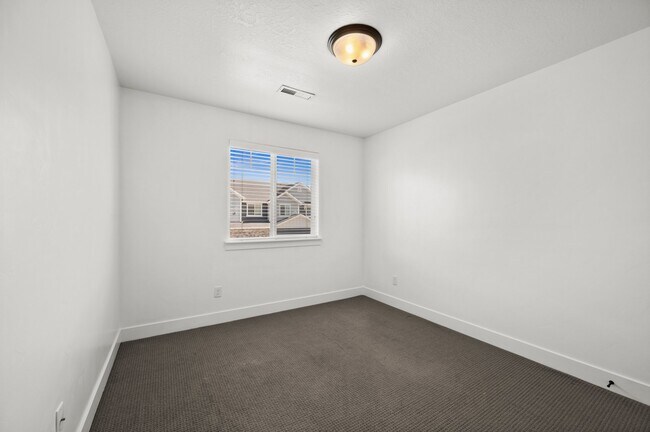 Building Photo - 15392 S Skyraider Ln