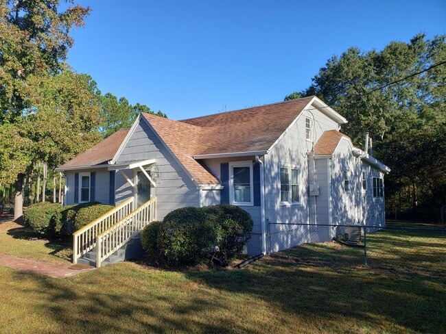 Building Photo - 925 Jones Dairy Rd