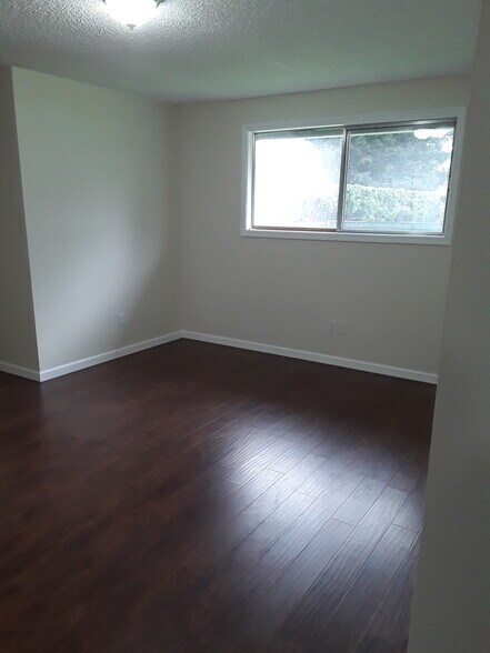 Building Photo - 10612 NW 29th Ave