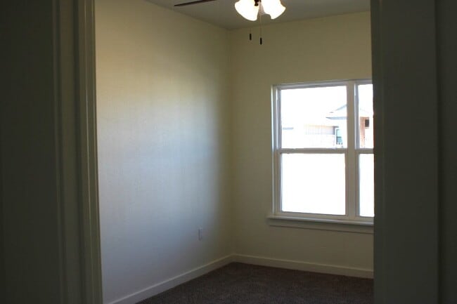 Building Photo - 125 Middleton Ln