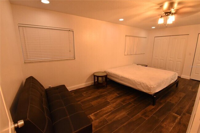 Building Photo - 13801 Cherry Creek Dr