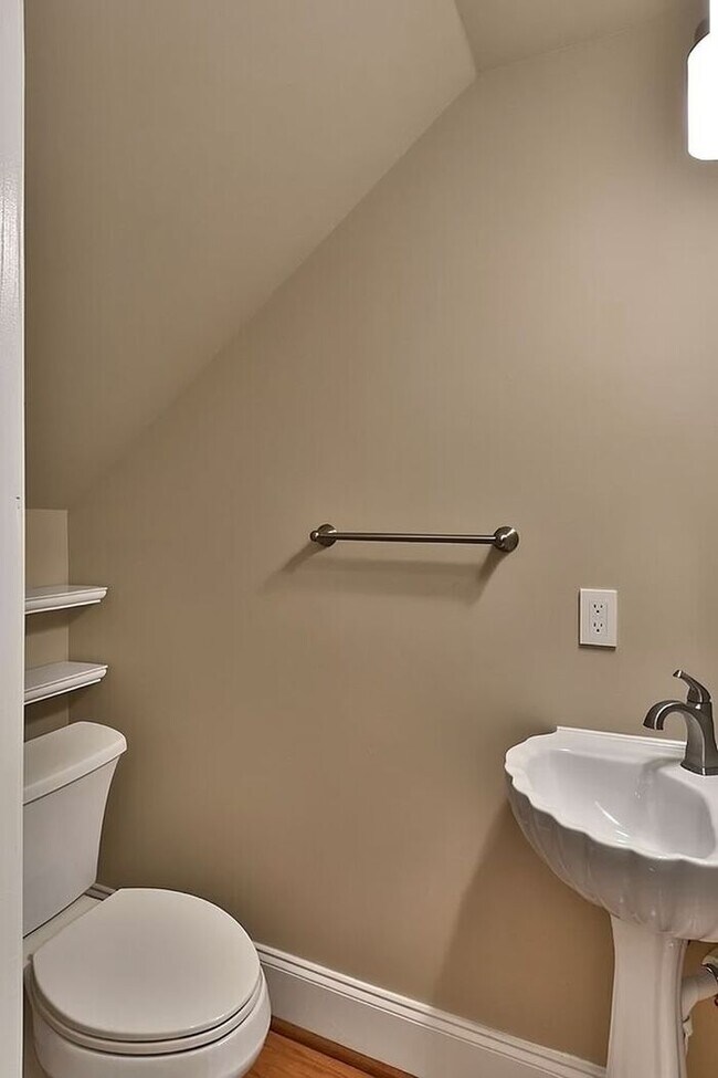 Building Photo - Wildewood in Northeast Columbia--Offering Self Guided Tour with RENTLY!