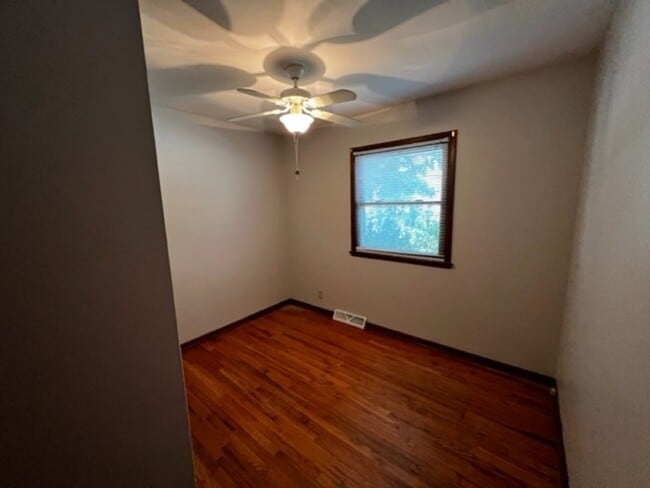 Building Photo - 4442 Rushmore Dr NE