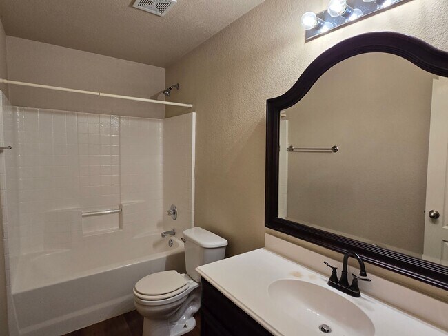 Building Photo - 8205 3 Bars Dr