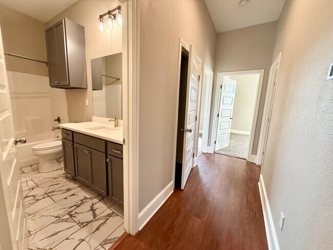 Building Photo - 1037 Stagecoach Bend