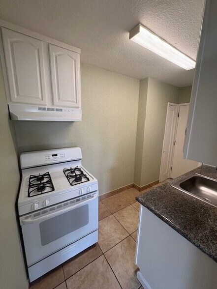 Building Photo - 2567 Foothill Blvd