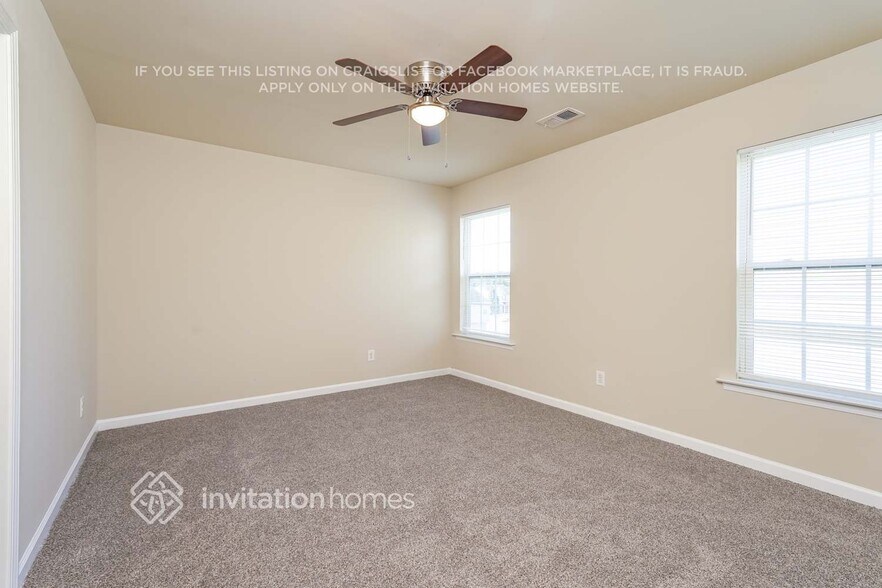 Building Photo - 4104 Vershire Ave