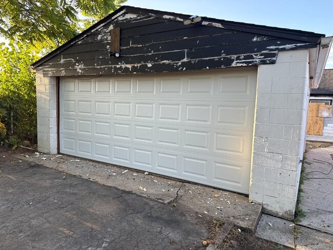 Primary Photo - 726 E Moler St