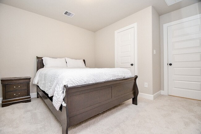 Building Photo - 2033 Millbridge Spring Ln