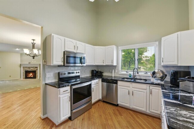 Building Photo - 5 Waterview Ct