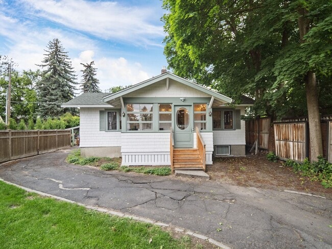 Building Photo - Charming Furnished 2BR Bungalow in Rockwood