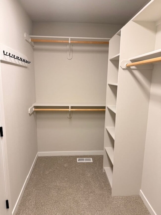 Building Photo - All Utilities Included in this 3 Bedroom South Anchorage Townhouse!