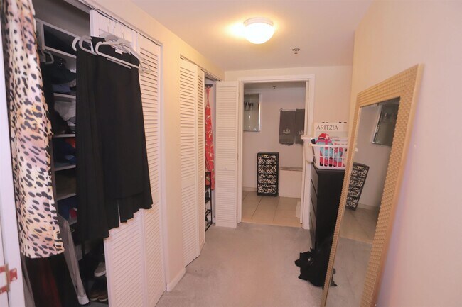 Building Photo - 700 1st St