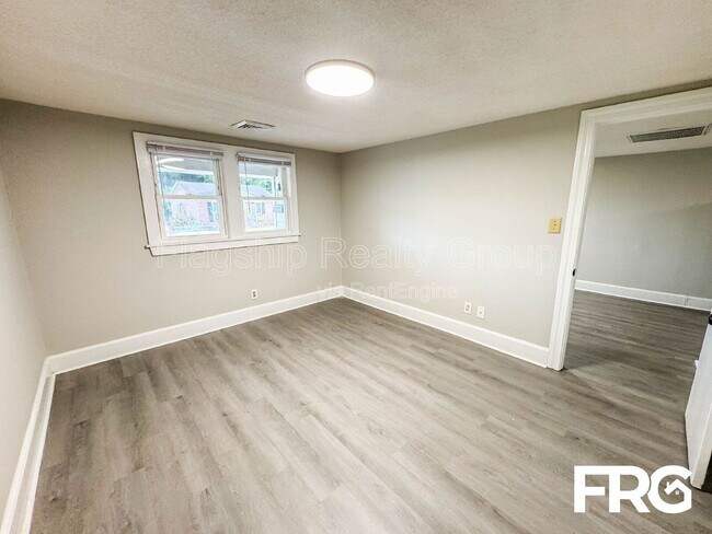 Building Photo - 600 Howell St