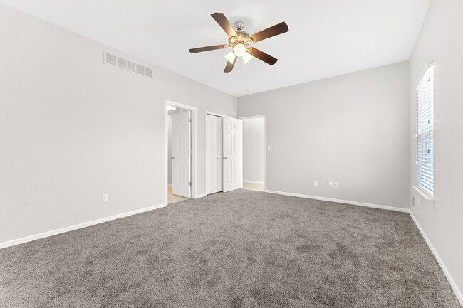 Building Photo - 2885-2885 5th St