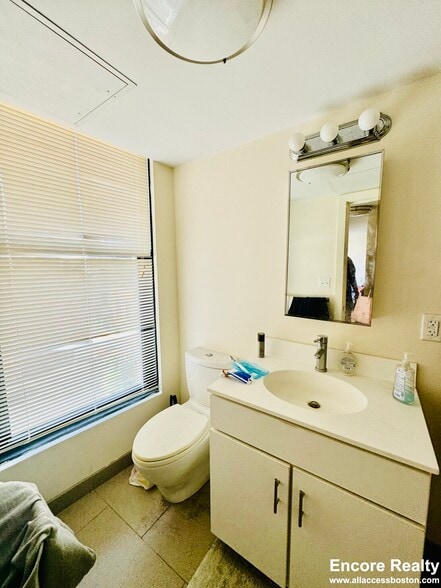 Building Photo - 8 Winter St