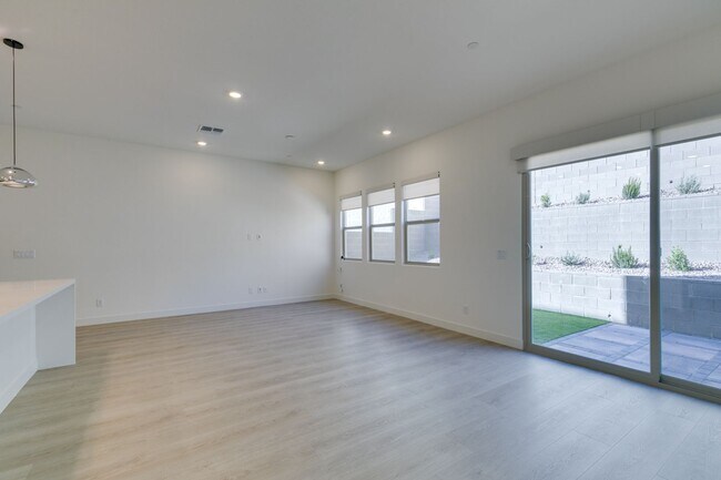 Building Photo - Brand New 4 Bedroom + Den/Office in Summerlin