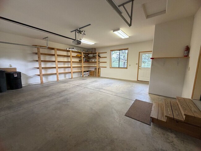 Building Photo - 16 King Mountain Rd