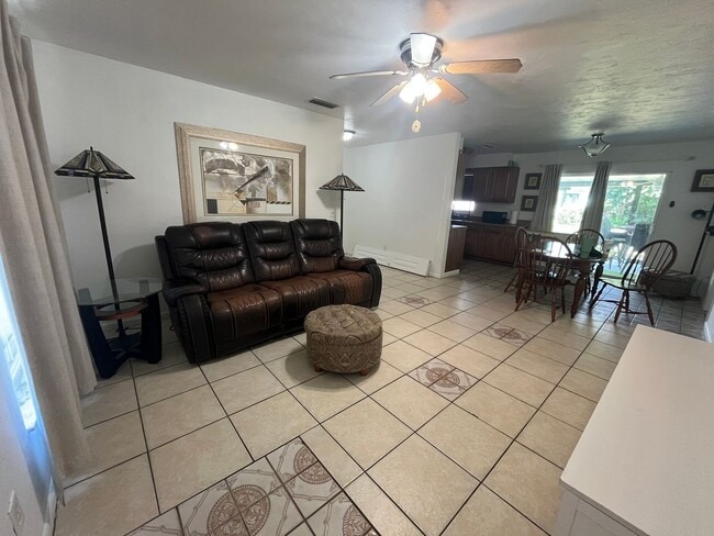 Building Photo - 3/1/1 located in Summerfield
