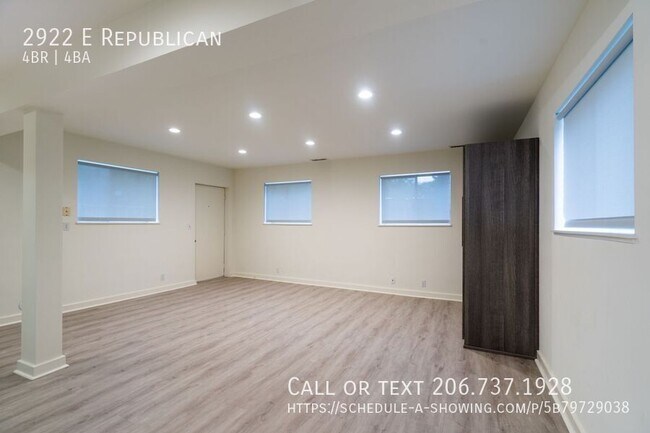Building Photo - 2922 E Republican-